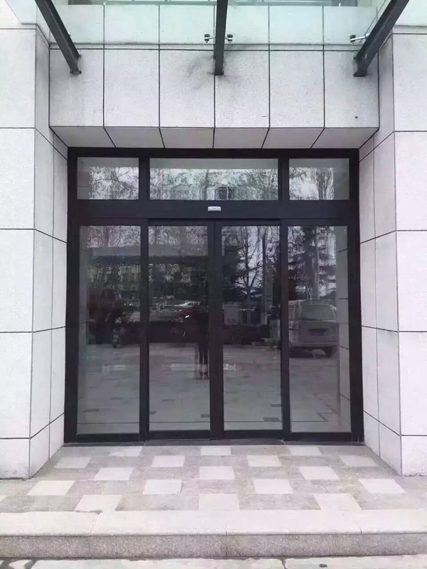 金属框玻璃门